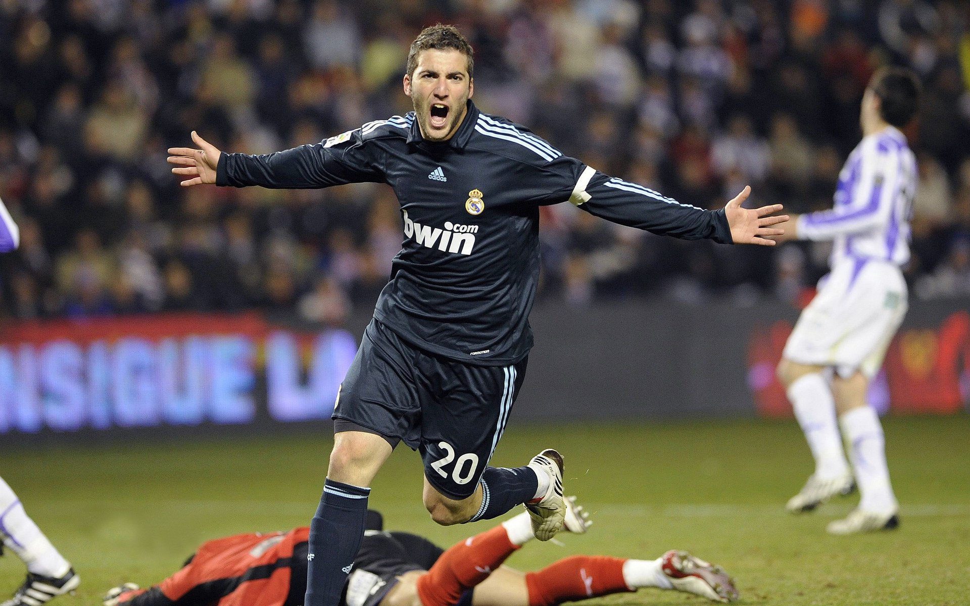 九游在线玩-法甲第四轮，马赛逆袭夺得宝贵积分，法甲马赛延期